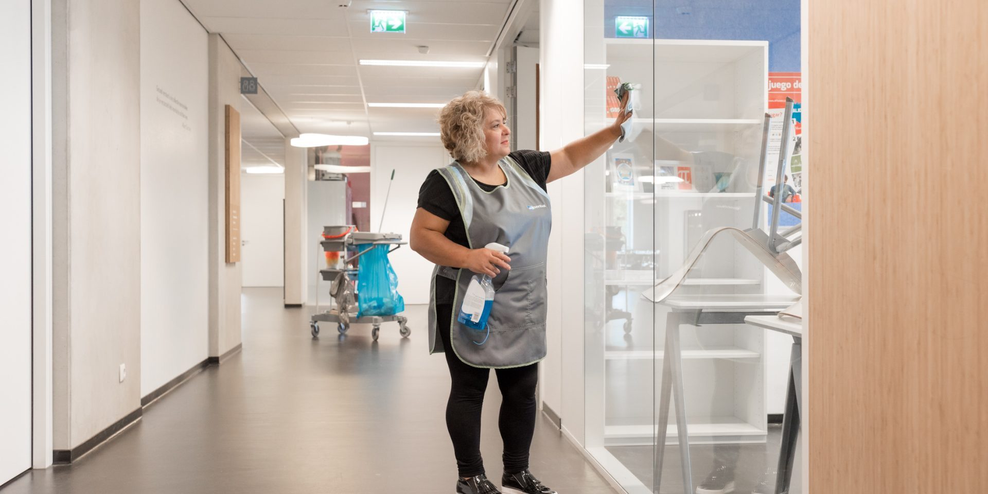 hmt schoonmaakdiensten